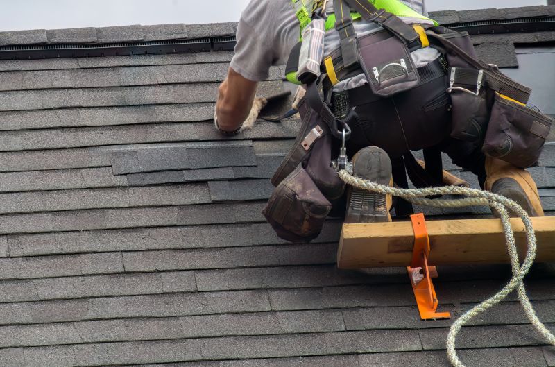 Asphalt Shingles Installation in Oak Park, MI